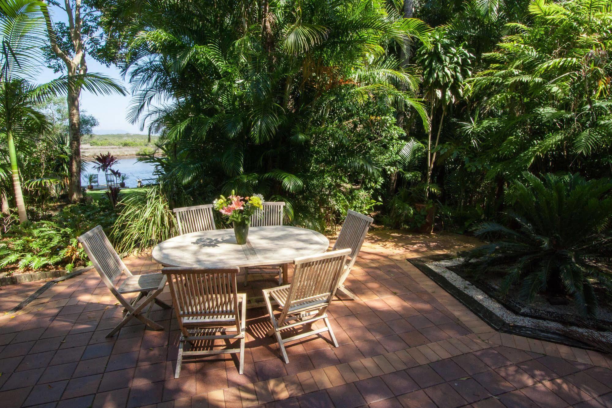 A Beach House At Byron Hotel Byron Bay Exterior photo